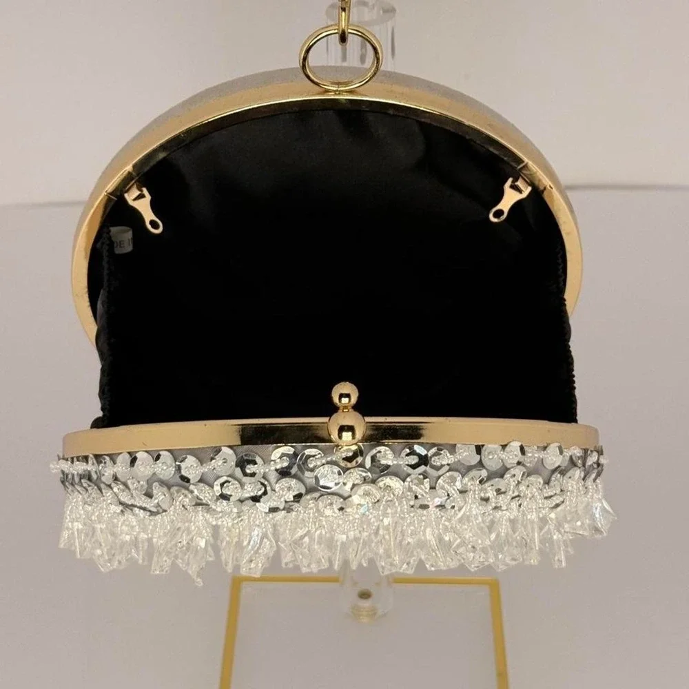 Chandelier‎ Clutch